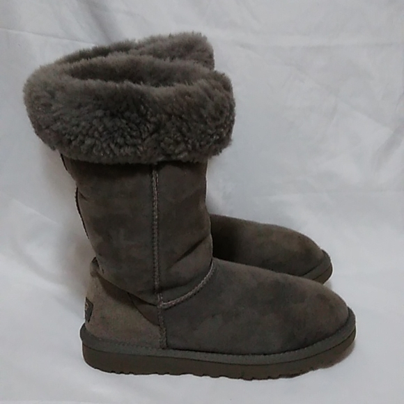UGG boots sz 7 - Picture 2 of 7